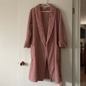 PJ Salvage pink robe size small